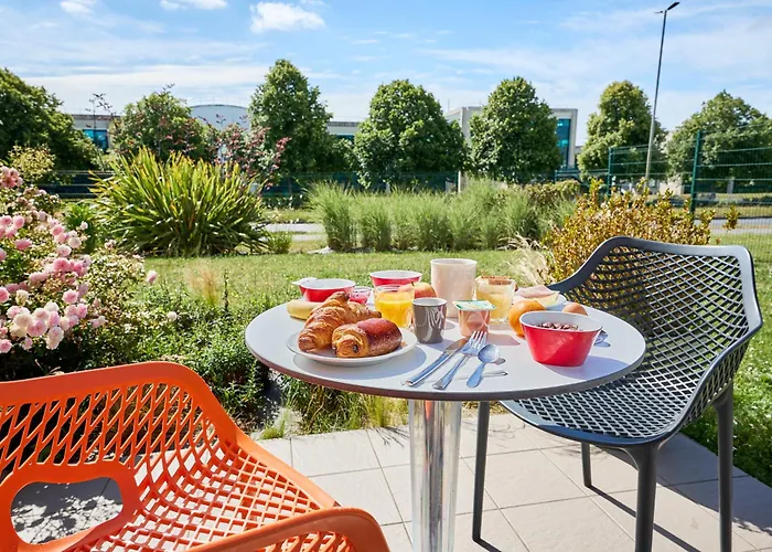 Ace Caen Nord Memorial 호텔 3*