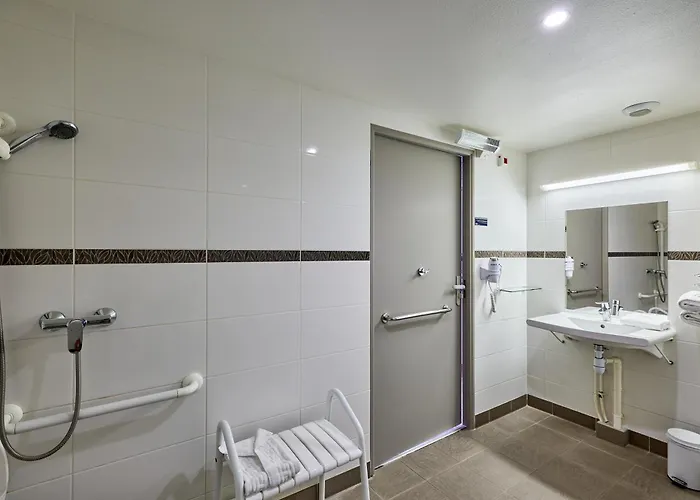 Hotel Ace Caen Nord Mémorial 3*